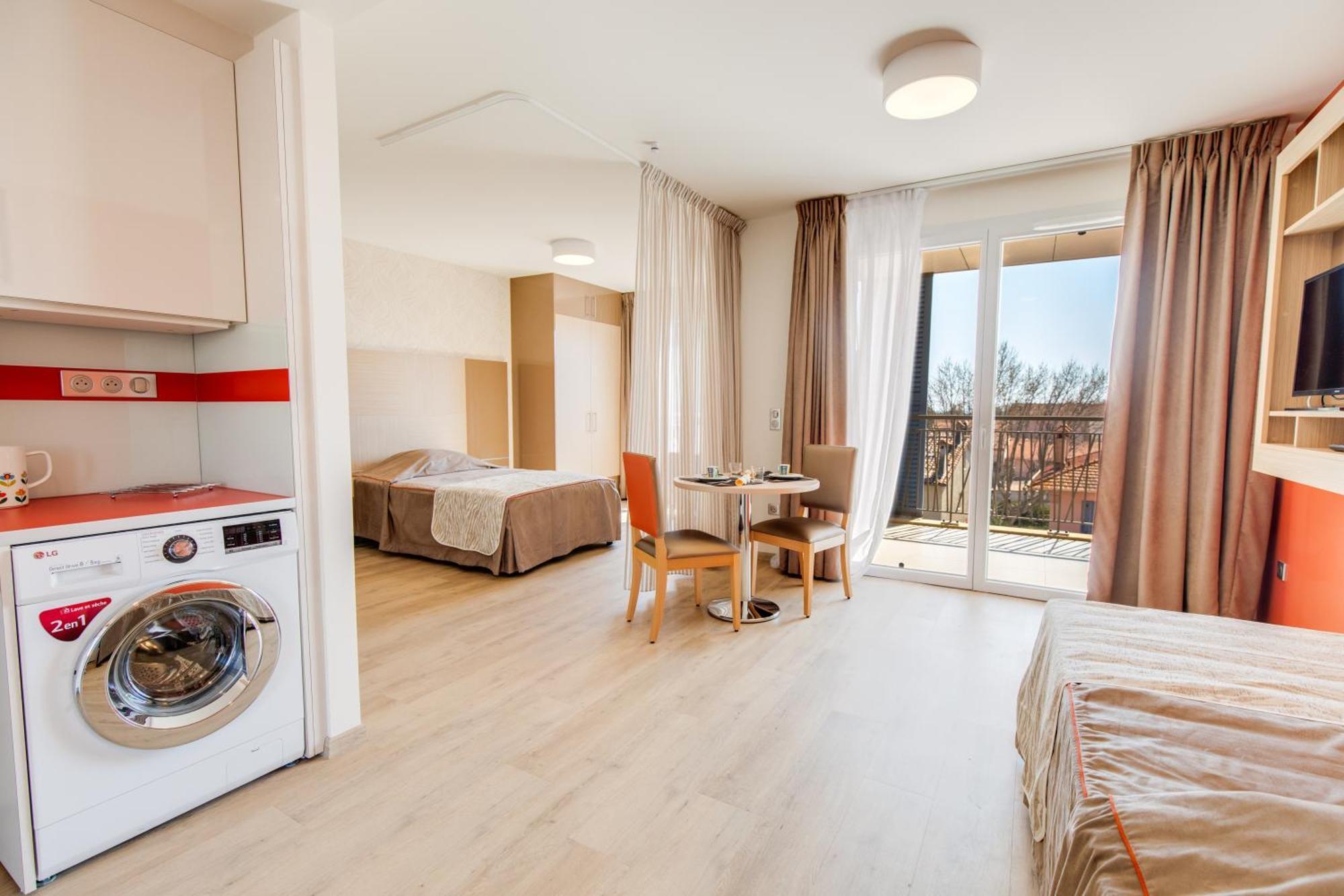Zenao Frejus Aparthotel Exterior photo